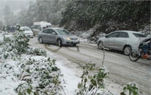 lai xe can luu y dieu gi khi di tren duong bang tuyet, suong mu? hinh 0