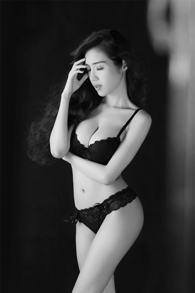loat anh nong bong cua 'ba me gay sung sot nhat vbiz" hinh anh 1