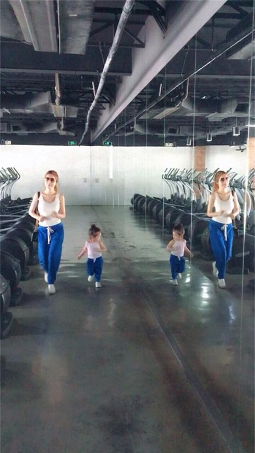 15 khoanh khac dang yeu 'het co' cua chi em hot nhat showbiz hinh anh 15