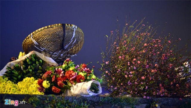 Chợ hoa đào Tết nhộn nhịp những ngày rét đậm