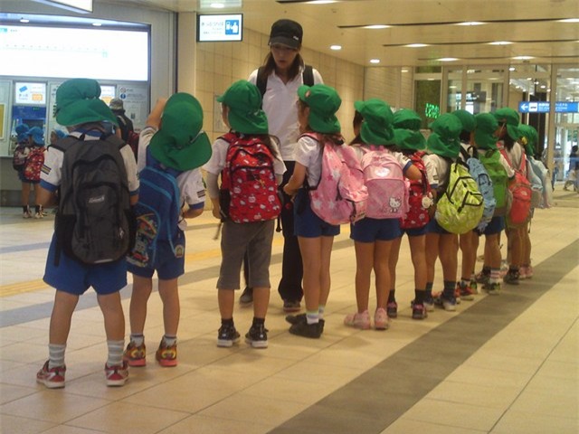 Vì sao Nhật Bản không cho trẻ nghỉ học khi rét 2 độ C? - 2