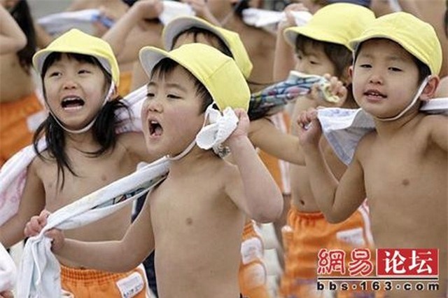 Vì sao Nhật Bản không cho trẻ nghỉ học khi rét 2 độ C? - 3