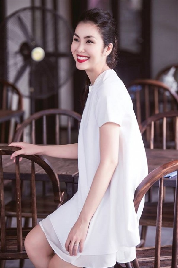 Mỹ Tâm, Đặng Thu Thảo, Tóc Tiên, Hoàng Thùy Linh, Văn Mai Hương