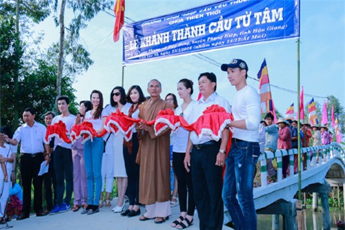 Á hậu Tố Uyên