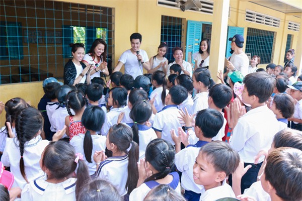 Á hậu Tố Uyên