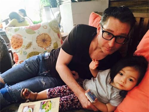 doan trang hanh phuc am ap ben chong con - 4