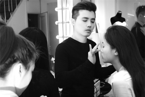 hoa-hau-ky-duyen-hoa-co-dau-mo-mang-giua-troi-gia-ret-blogtamsuvn01