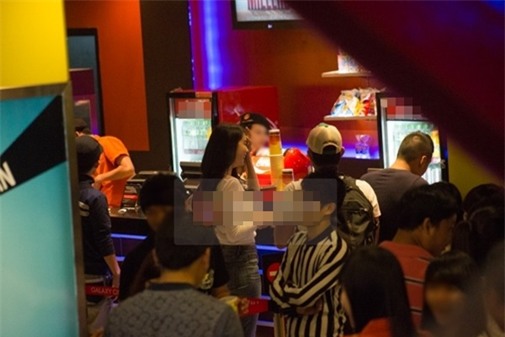 phan-ung-moi-nguoi-khi-gap-ngoc-trinh-blogtamsuvn9