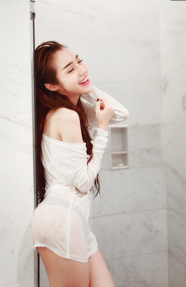 loat anh nong bong cua 'ba me gay sung sot nhat vbiz" hinh anh 3