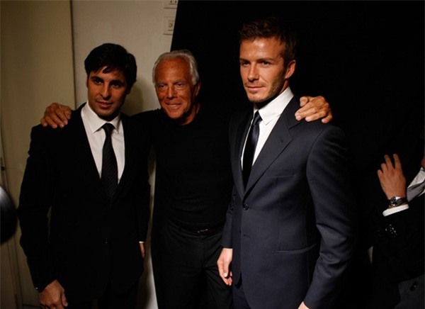 Sốc với cảnh Beckham làng đấu bò ôm con gái 5 tháng tuổi đại chiến bò tót - Ảnh 5.