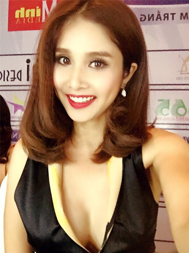 “dung hinh” voi ao khoet nguc goi cam cua vo cu thanh binh hinh anh 11