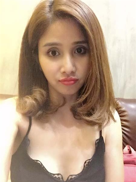 “dung hinh” voi ao khoet nguc goi cam cua vo cu thanh binh hinh anh 5