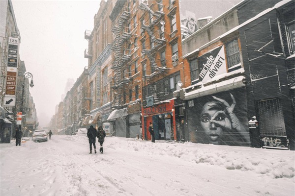 New York đẹp như thiên đường trong cơn bão tuyết - Ảnh 13.