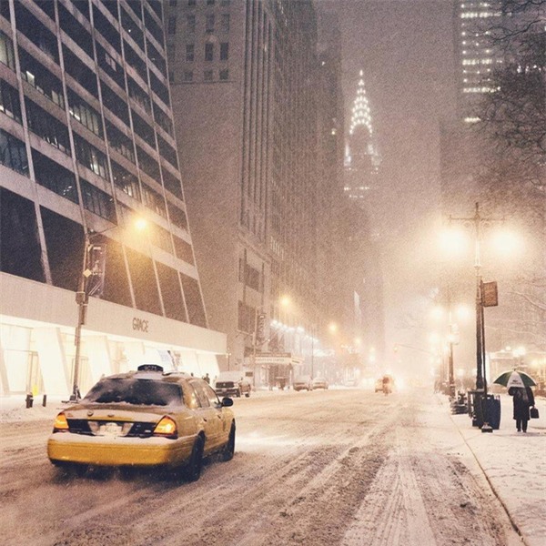 New York đẹp như thiên đường trong cơn bão tuyết - Ảnh 14.