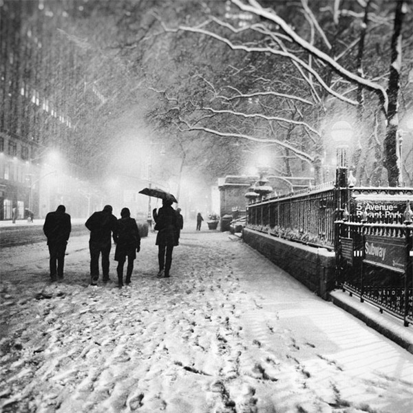 New York đẹp như thiên đường trong cơn bão tuyết - Ảnh 15.