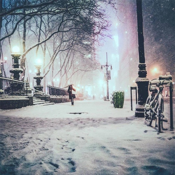 New York đẹp như thiên đường trong cơn bão tuyết - Ảnh 17.