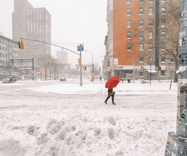 New York đẹp như thiên đường trong cơn bão tuyết - Ảnh 18.