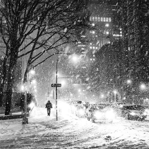 New York đẹp như thiên đường trong cơn bão tuyết - Ảnh 3.