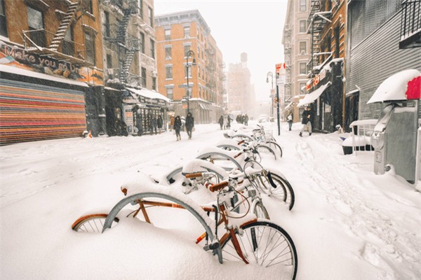 New York đẹp như thiên đường trong cơn bão tuyết - Ảnh 4.