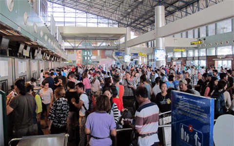 ùn tắc máy bay, sân bay Tân Sơn Nhất, chậm chuyến hủy chuyến bay