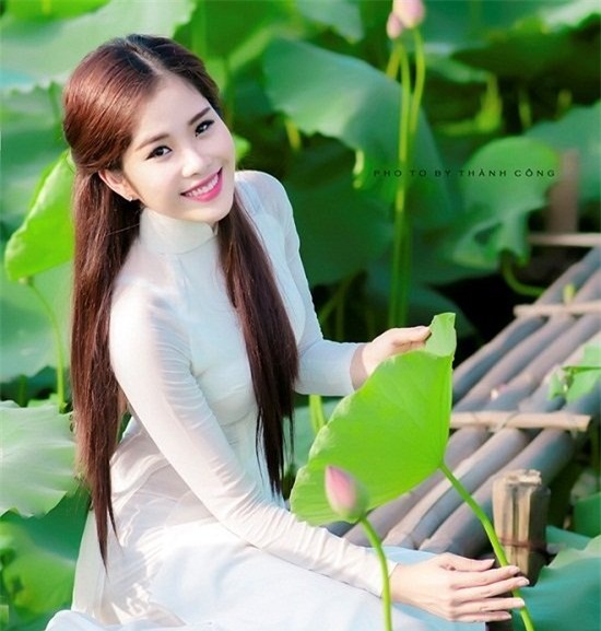 Nam Em, Minh Hằng, Quyền Linh, Lý Nhã Kỳ, Đức Tiến.