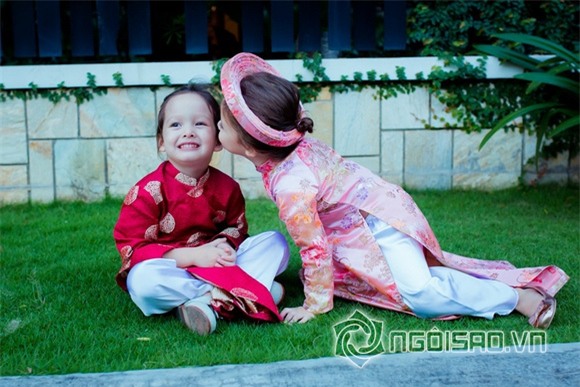 2 con Hồng Nhung diện áo dài 7