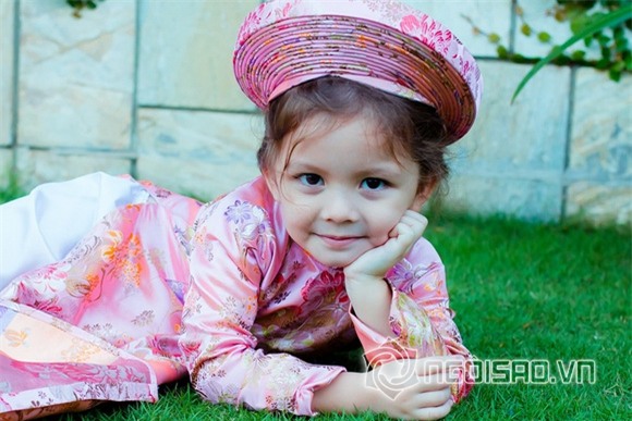 2 con Hồng Nhung diện áo dài 6