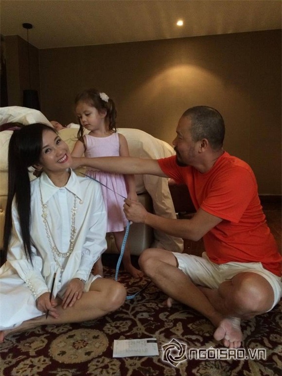 2 con Hồng Nhung diện áo dài 2