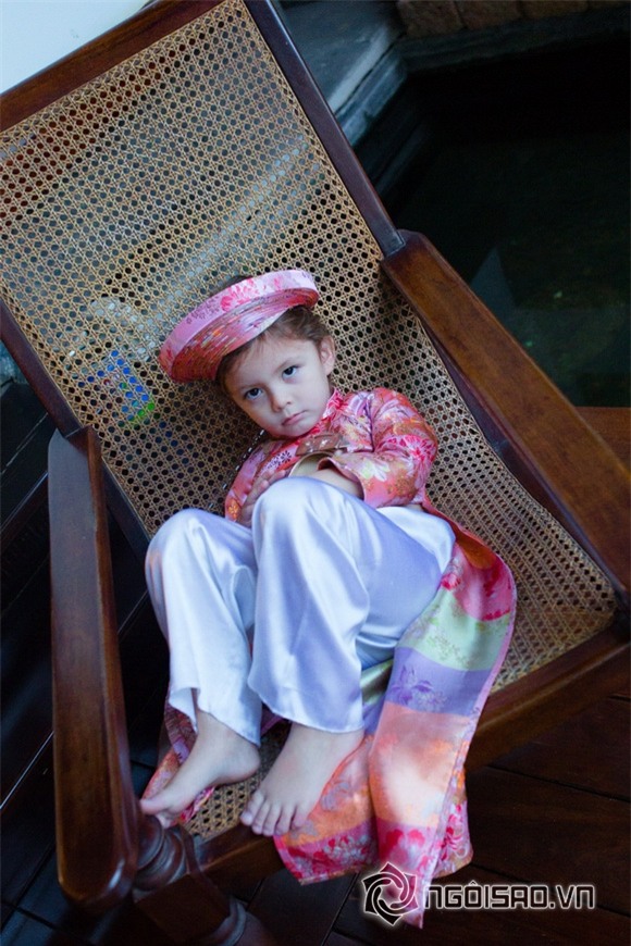 2 con Hồng Nhung diện áo dài 4