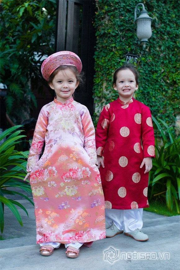 2 con Hồng Nhung diện áo dài 2