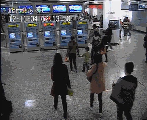 Những mánh khóe móc túi tinh vi của bè lũ trộm cắp, móc túi ở Trung Quốc - Ảnh 15.