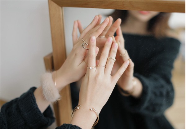 Những món phụ kiện/trang sức hoàn hảo giúp bạn nổi bật khi đi chơi Tết