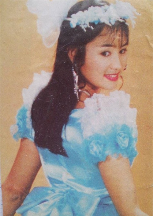 Việt Trinh, Diễm Hương, váy cưới, áo cưới, phim mỳ ăn liền, thập niên 90