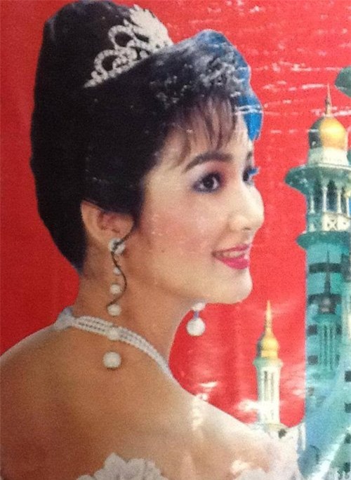 Việt Trinh, Diễm Hương, váy cưới, áo cưới, phim mỳ ăn liền, thập niên 90