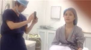 1001 cách sao Việt lộ ảnh băng bó khi phẫu thuật thẩm mỹ gây sốc - Ảnh 3.