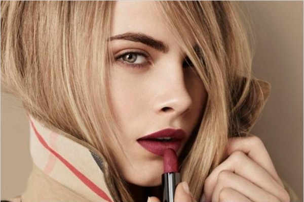 7 sản phẩm trang điểm cần có khi đi dự tiệc