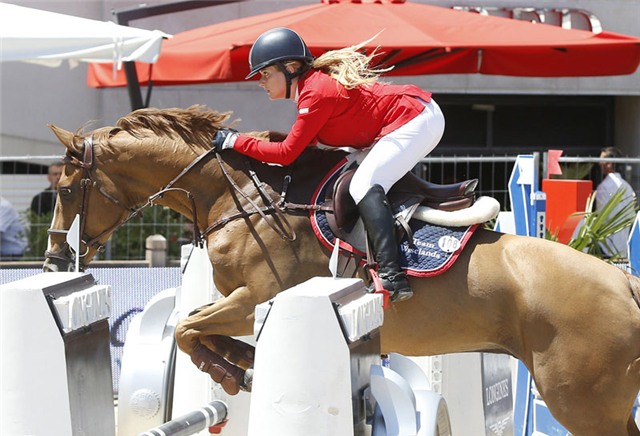 Roman Abramovich, tỷ phú, tài phiệt, Chealse, máy bay, xa xỉ, tiểu thư, hạng nhất,