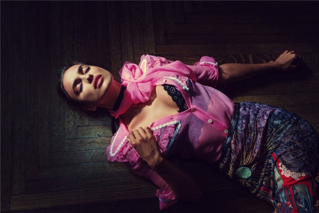 Irina Shayk, siêu mẫu, bồ cũ, Ronaldo, Real Madrid, bạc phận, WAGs, La Liga, bóng đá quốc tế