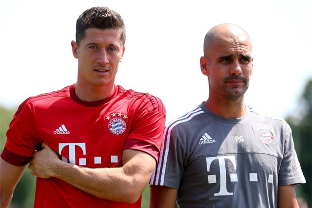 Pep Guardiola, Man City, chuyển nhượng, Paul Pogba, Lewandoski, John Stones