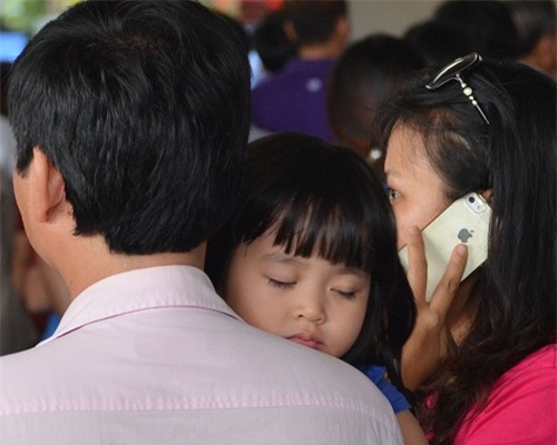 san bay tan son nhát 'kẹt cúng' vi viet kieu ve tet qua dong - 16