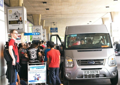 san bay tan son nhát 'kẹt cúng' vi viet kieu ve tet qua dong - 19