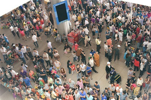 san bay tan son nhát 'kẹt cúng' vi viet kieu ve tet qua dong - 5