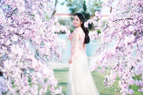 Thúy Vi 'khoác' nhan sắc mới du xuân - 3