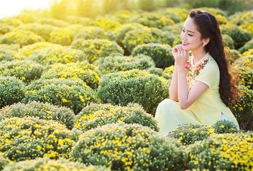 Thúy Vi 'khoác' nhan sắc mới du xuân - 6