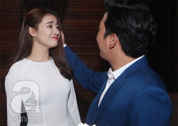 Trường Giang nghịch tóc, quấn quít bên Nhã Phương tại sự kiện