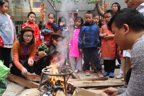 hoc sinh tieu hoc nguong ngung goi banh chung tet - 6