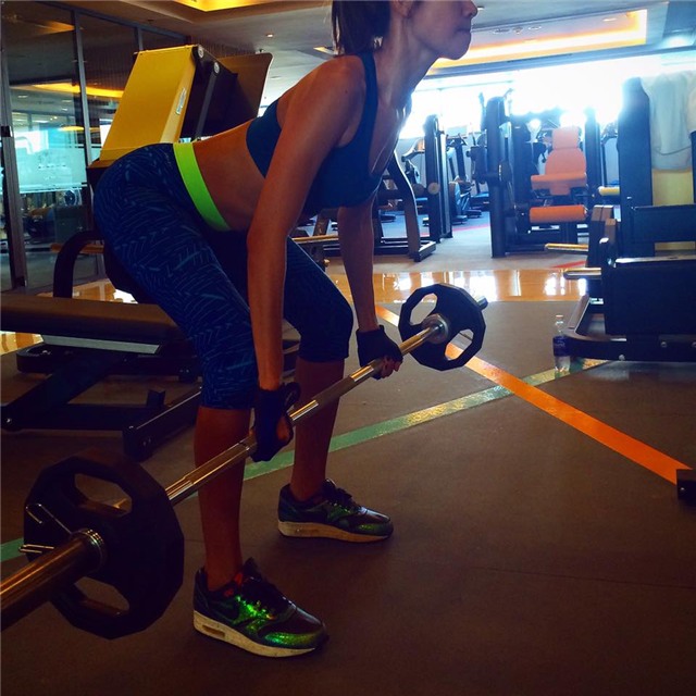 Dáng chuẩn, da đẹp như 4 mỹ nhân Việt tuổi Thân - 3