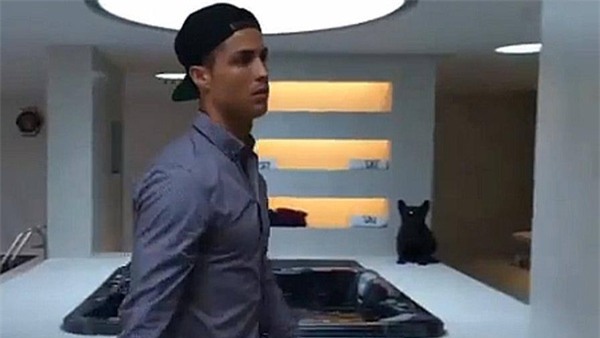 Ronaldo dành hơn 4 tiếng mỗi ngày cho việc spa - Ảnh 2.