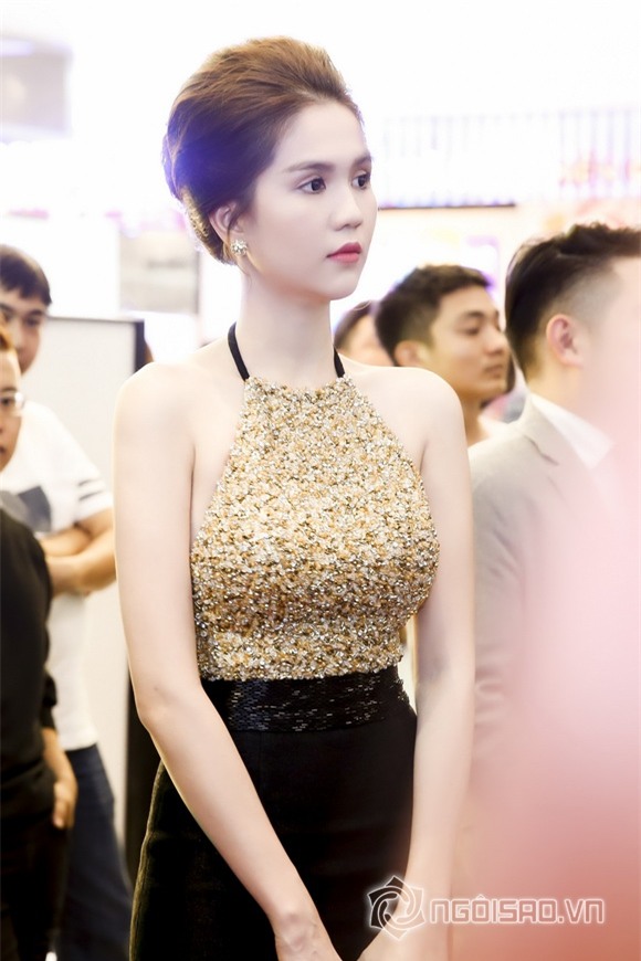 Ngọc Trinh khoe vòng eo hoàn hảo 4