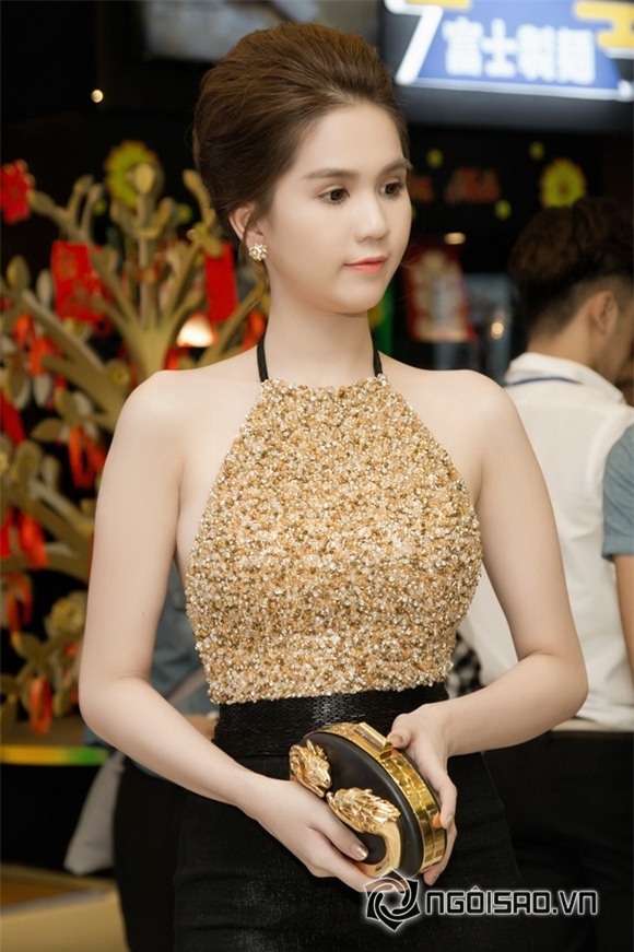 Ngọc Trinh khoe vòng eo hoàn hảo 3